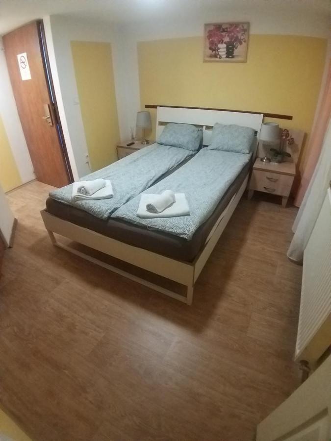 Deniz Guesthouse Budapest Exterior photo